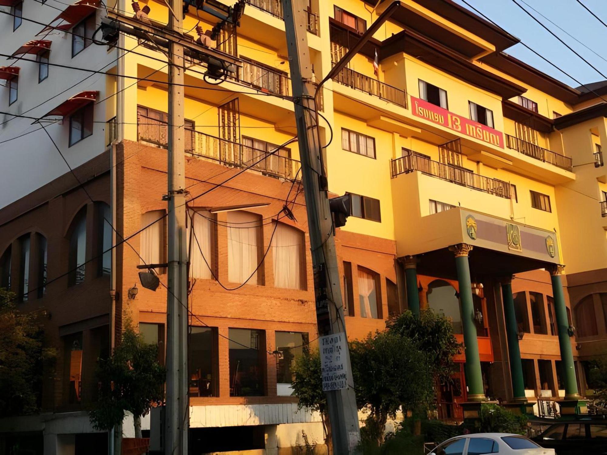 Oyo 75466 -13 Coins Bang Yai Hotel Nonthaburi Exterior photo
